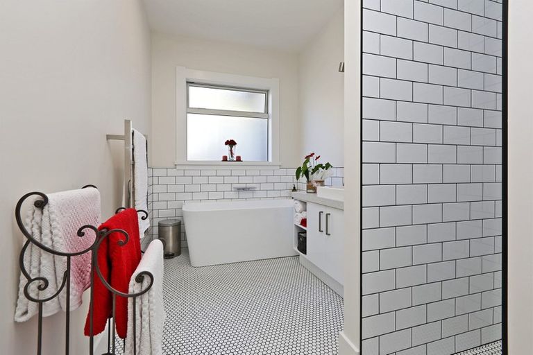 Photo of property in 5 Ridgeway Terrace, Taradale, Napier, 4112