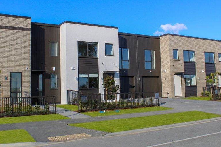 Photo of property in 7 Pepene Avenue, Takanini, 2112