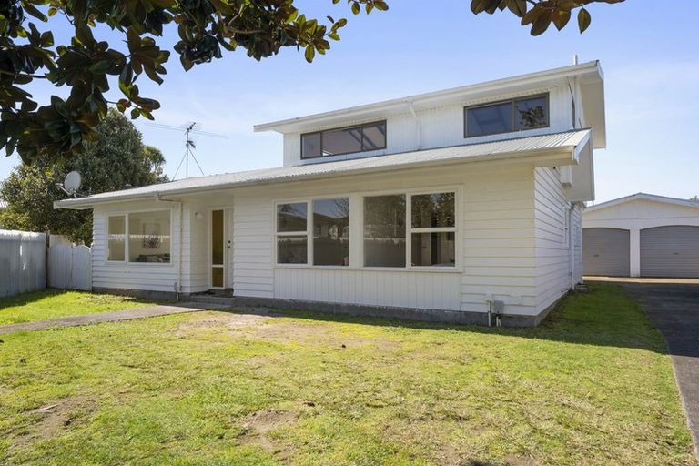 Photo of property in 3 Dennis Grove, Paraparaumu Beach, Paraparaumu, 5032