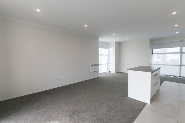 Photo of property in 32 Raranga Lane, Hobsonville, Auckland, 0616