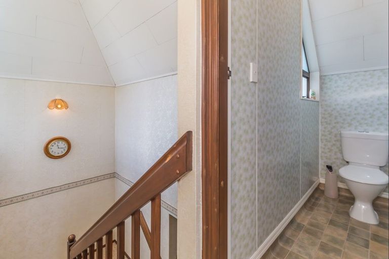 Photo of property in 37 Weraroa Road, Levin, 5510