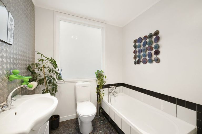 Photo of property in 3 Tyne Street, Island Bay, Wellington, 6023