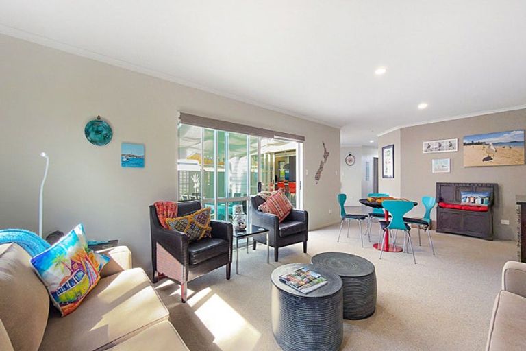 Photo of property in 10 Whiritoa Beach Road, Whiritoa, Whangamata, 3691