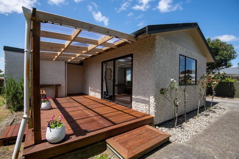 Photo of property in 36 Burns Avenue, Takaro, Palmerston North, 4412