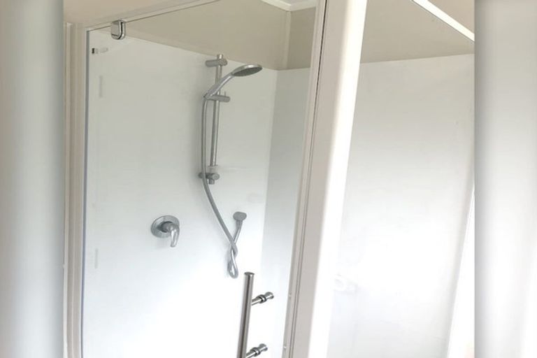 Photo of property in 19 Oreil Avenue, West Harbour, Auckland, 0618