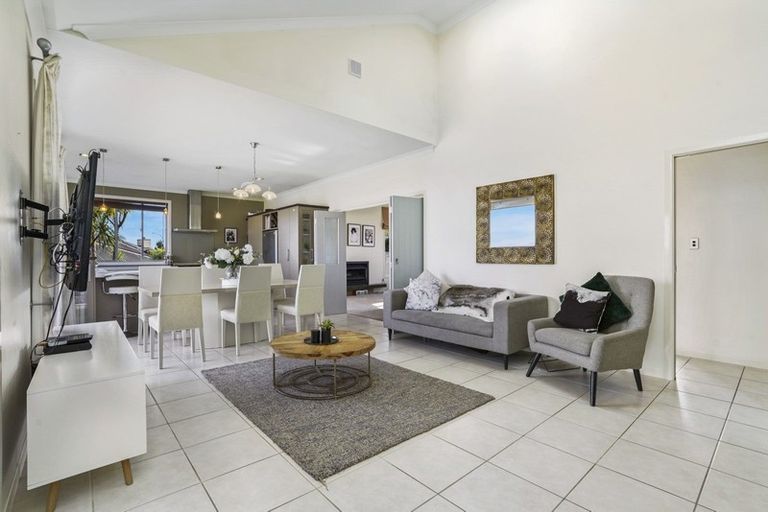 Photo of property in 102 Rototuna Road, Rototuna, Hamilton, 3210