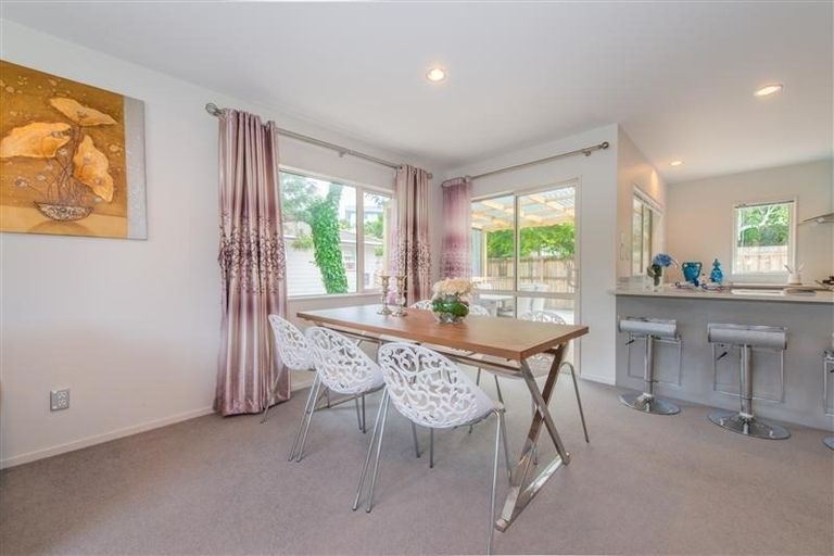 Photo of property in 4 Regatta Road, Torbay, Auckland, 0630