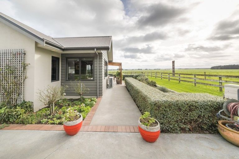 Photo of property in 2757 State Highway 1, Rongotea, Palmerston North, 4479