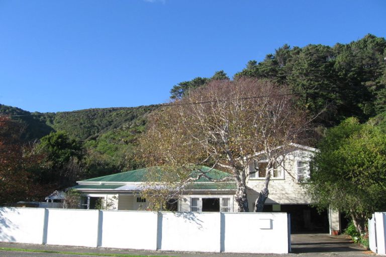 Photo of property in 439 Muritai Road, Eastbourne, Lower Hutt, 5013