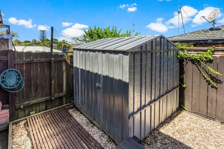 Photo of property in 1/1 Broadview Place, Howick, Auckland, 2014