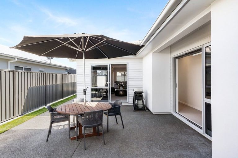 Photo of property in 22 Young Place, Taradale, Napier, 4112