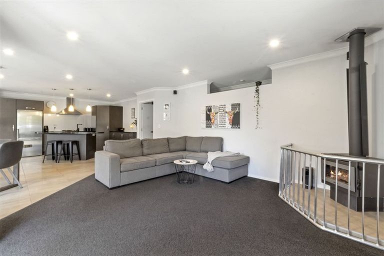 Photo of property in 14 Allendale Place, Morrinsville, 3300