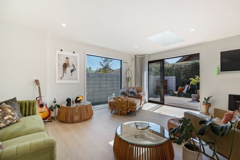 Photo of property in 10 Pendeen Crescent, Jacks Point, Queenstown, 9371