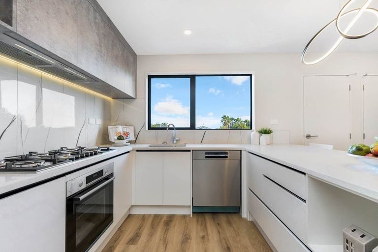 Photo of property in 3a Pine Terrace, Howick, Auckland, 2014