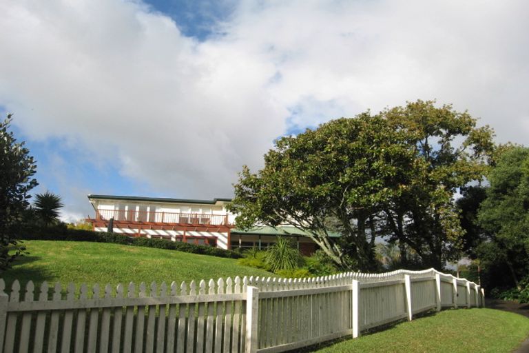 Photo of property in 188 Mellons Bay Road, Mellons Bay, Auckland, 2014