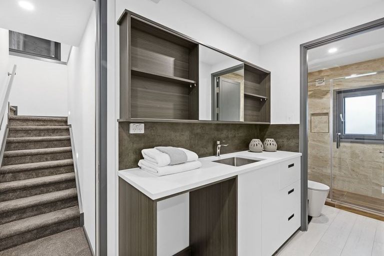 Photo of property in 48a Peter Terrace, Castor Bay, Auckland, 0620