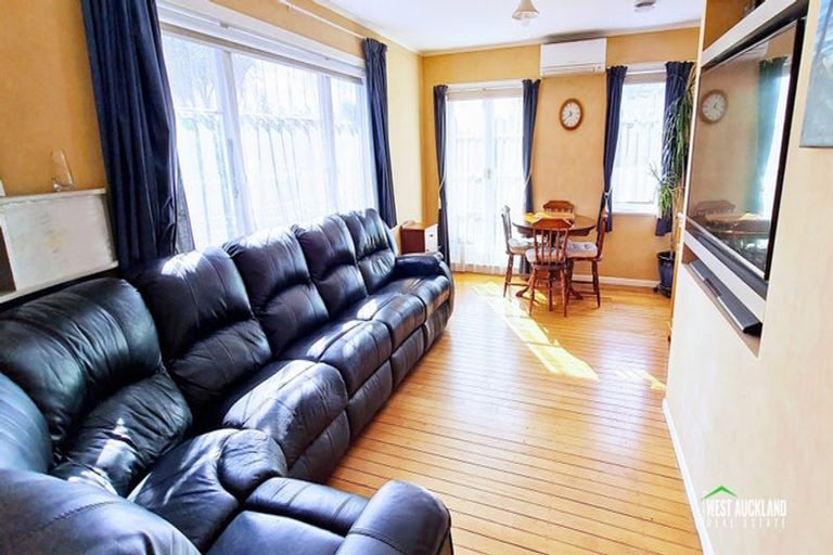 Photo of property in 40 Sunnyside Road, Sunnyvale, Auckland, 0612