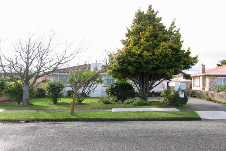 Photo of property in 11 Richmond Avenue, Takaro, Palmerston North, 4410