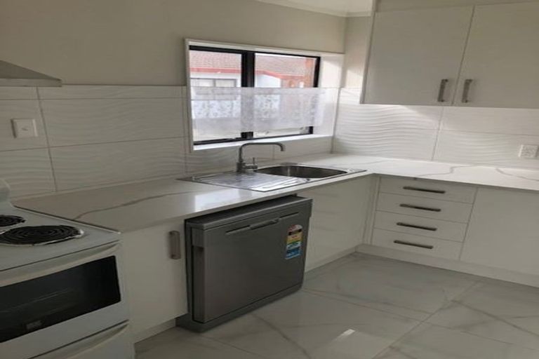 Photo of property in 2/328 Bucklands Beach Road, Bucklands Beach, Auckland, 2012