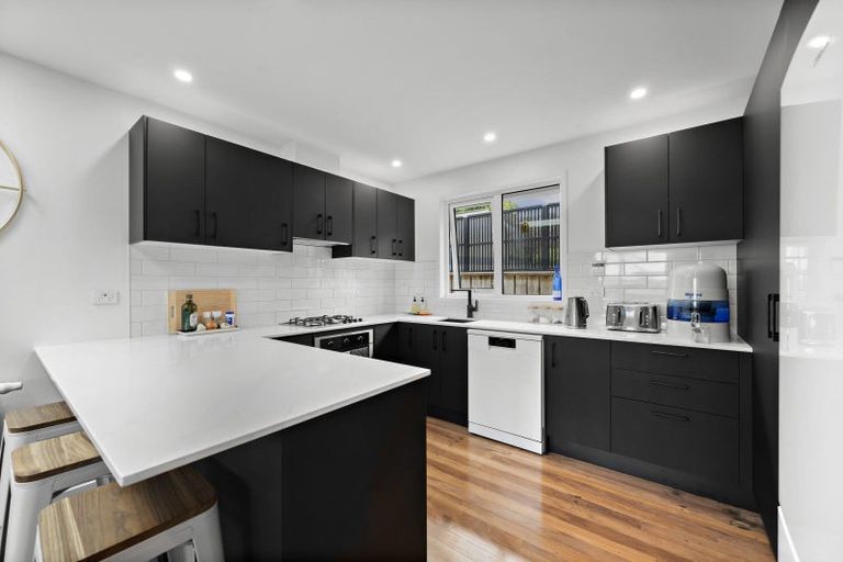 Photo of property in 14 Beazley Avenue, Paparangi, Wellington, 6037