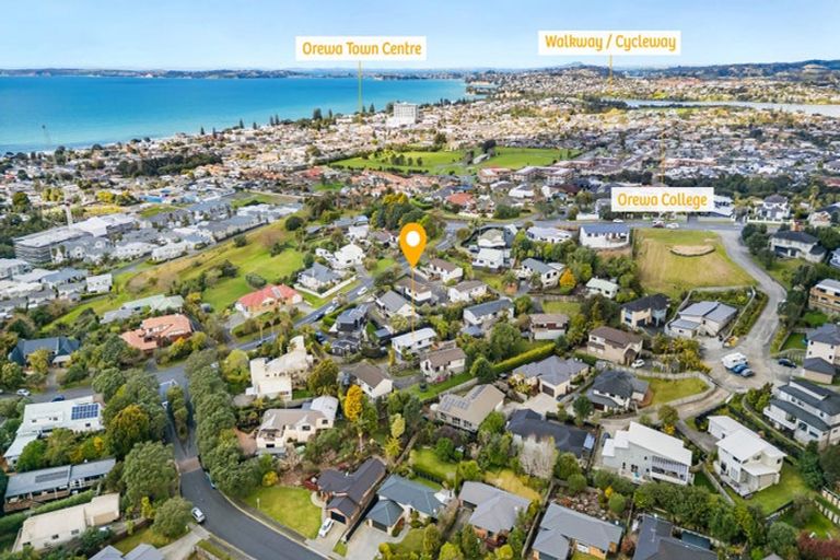 Photo of property in 15a Ngahere Views, Orewa, 0931
