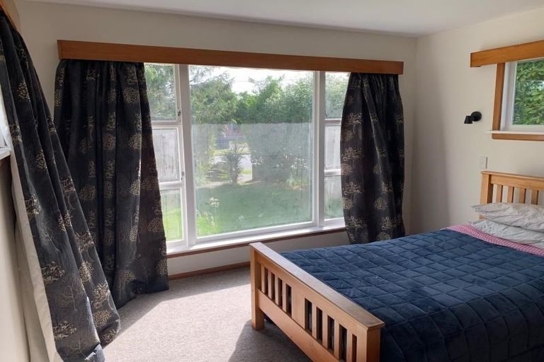 Photo of property in 37 Cranbrook Avenue, Burnside, Christchurch, 8053