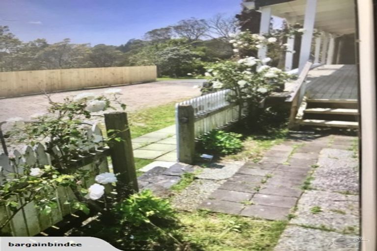 Photo of property in 15 Waitakere Road, Waitakere, Auckland, 0816