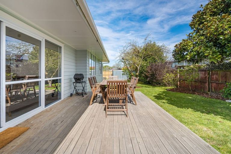 Photo of property in 17 Glenrowan Avenue, Avondale, Christchurch, 8061