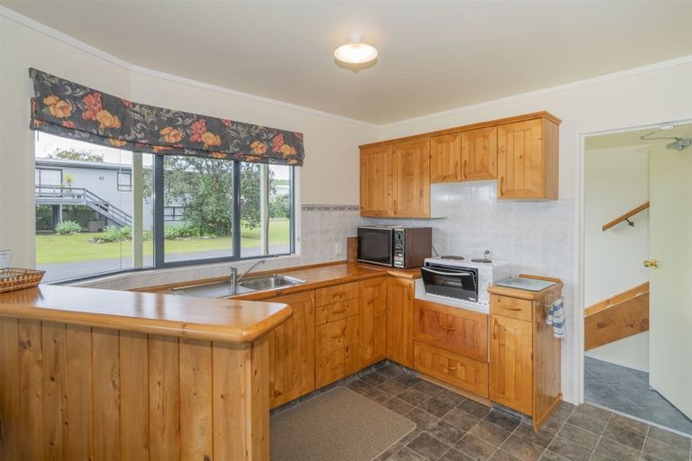 Photo of property in 1 Hardy Place, Cooks Beach, Whitianga, 3591