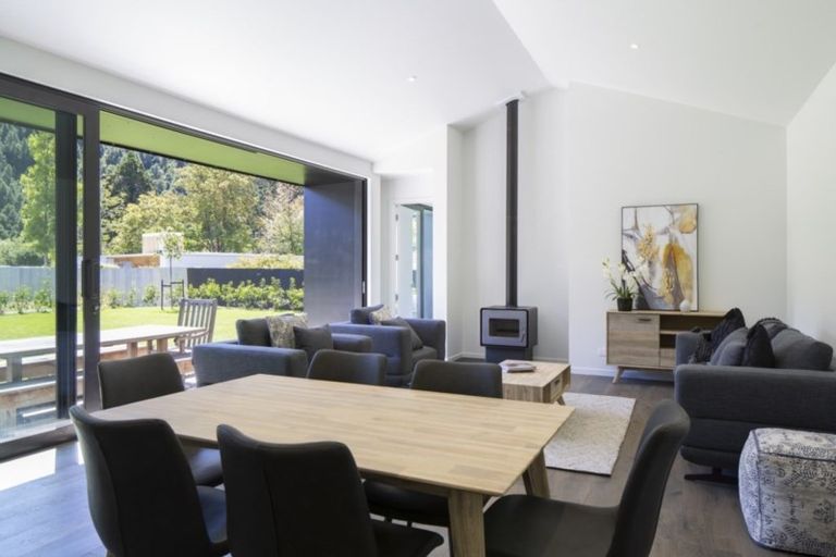 Photo of property in 34 Flynn Lane, Arrowtown, 9302