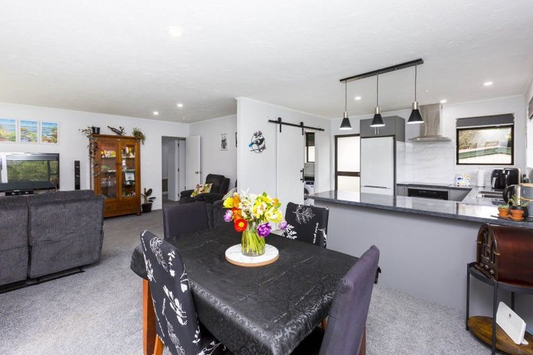 Photo of property in 3 Topaz Street, Birchville, Upper Hutt, 5018