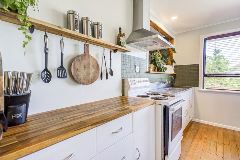 Photo of property in 6 Gwendoline Place, Glenview, Hamilton, 3206