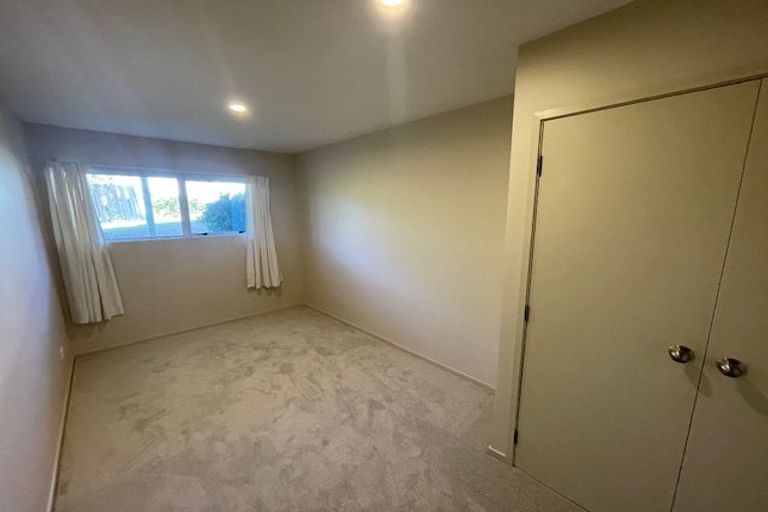 Photo of property in 1/28 Beach Road, Castor Bay, Auckland, 0620