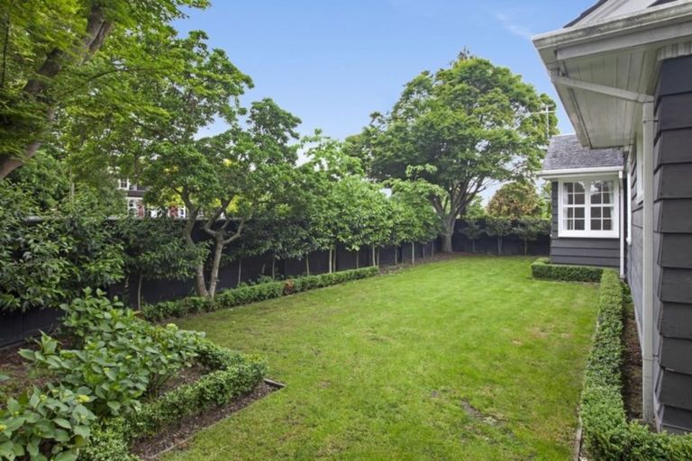 Photo of property in 233 Clyde Road, Burnside, Christchurch, 8053