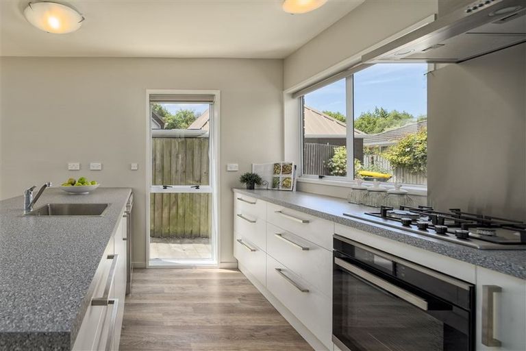 Photo of property in 2/251 Memorial Avenue, Burnside, Christchurch, 8053