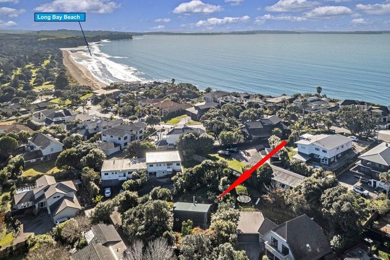 Photo of property in 8 Morlie Place, Torbay, Auckland, 0630