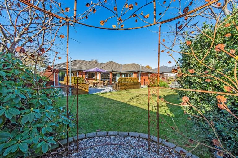 Photo of property in 18 Coolspring Way, Redwood, Christchurch, 8051