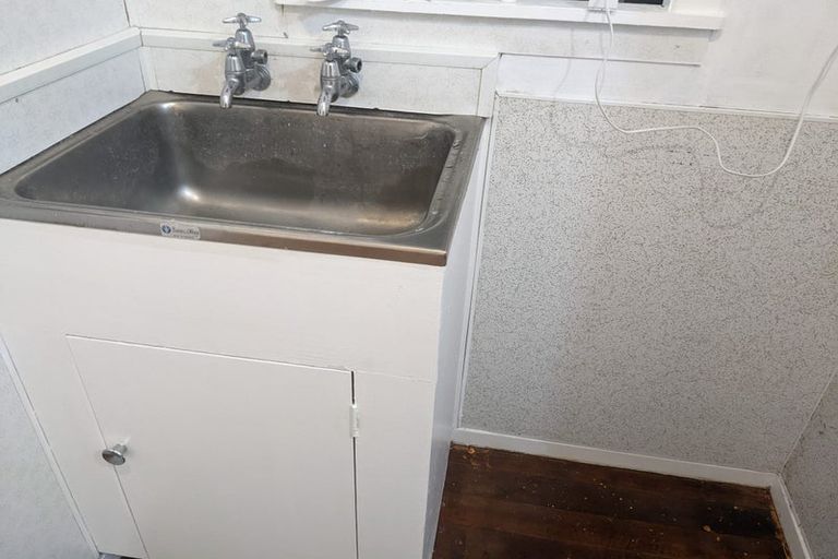 Photo of property in 166 Carrington Street, Lower Vogeltown, New Plymouth, 4310