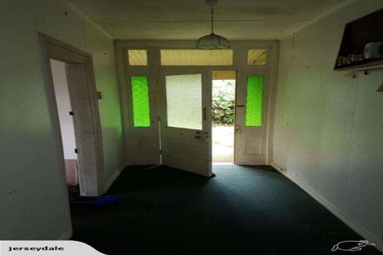 Photo of property in 42 Cardiff Road, Cardiff, Stratford, 4391