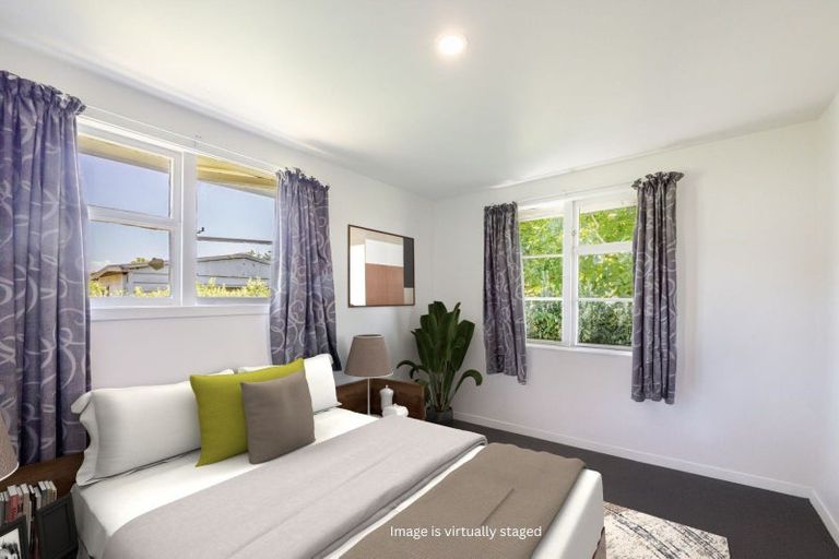 Photo of property in 21 Pitt Street, Clive, 4102