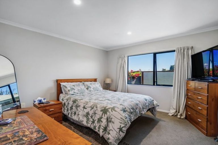 Photo of property in 32 Somerset Crescent, Highbury, Palmerston North, 4412