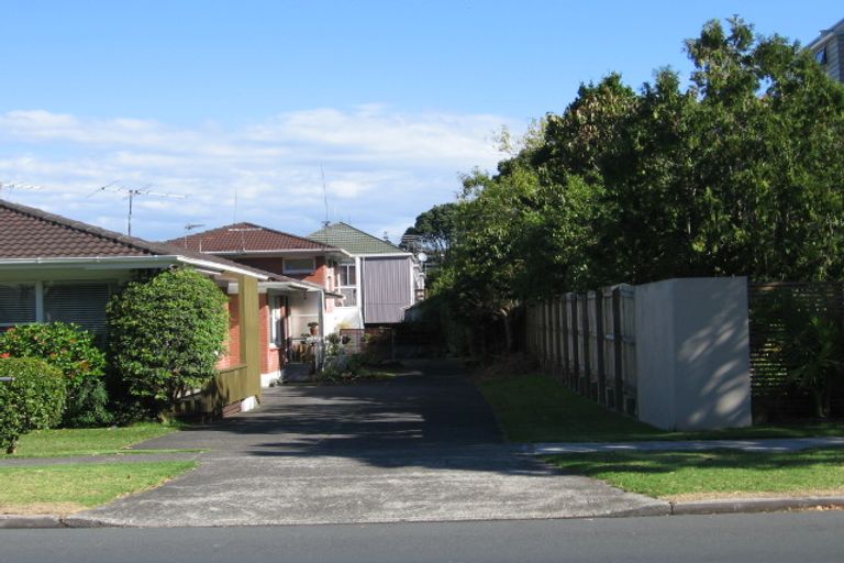 Photo of property in 2/28 Bute Road, Browns Bay, Auckland, 0630