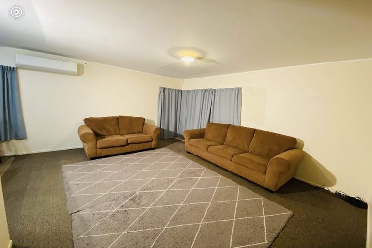 Photo of property in 2/9 George Street, Mangere East, Auckland, 2024