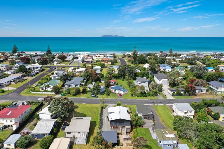Photo of property in 44 Hillview Road, Waihi Beach, 3611