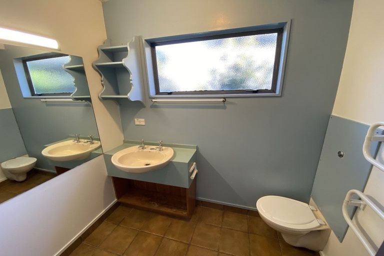 Photo of property in 49a Wynyard Crescent, Fernhill, Queenstown, 9300