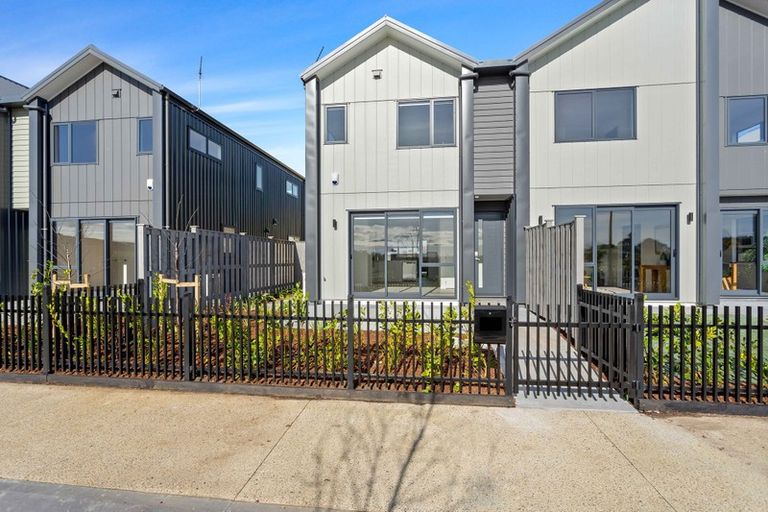 Photo of property in 220 Park Estate Road, Rosehill, Papakura, 2113