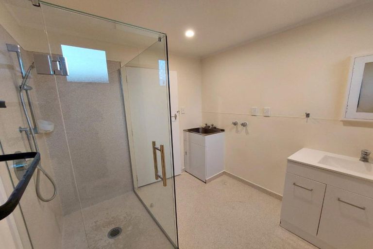 Photo of property in 1/58 Paynters Avenue, Strandon, New Plymouth, 4312