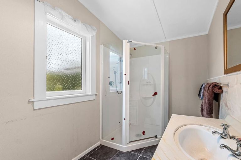 Photo of property in 95 Oxford Road, Okato, 4335