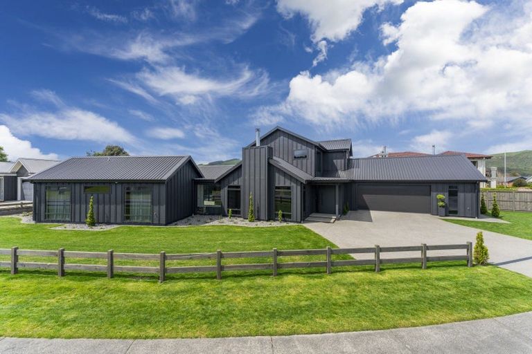 Photo of property in 14 Pukeko Way, Kinloch, Taupo, 3377