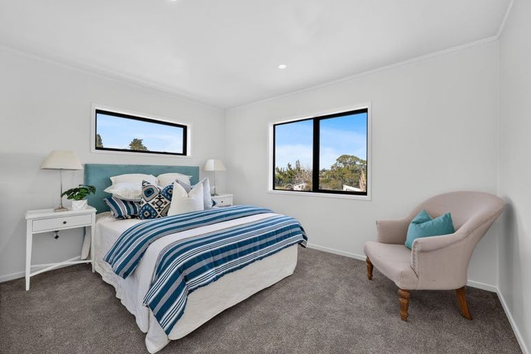 Photo of property in 13 Cedar Heights Avenue, Massey, Auckland, 0614